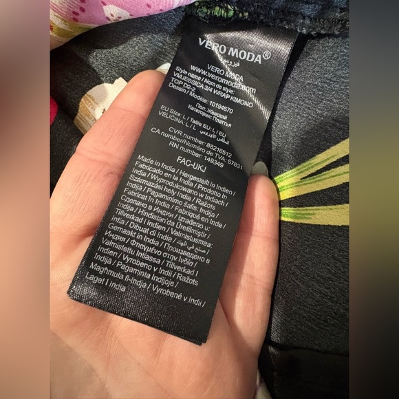 Vero Moda size large black floral wrap kimono silky top - Picture 10 of 12